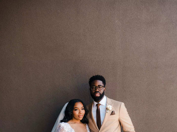 McGrady-Lindo kept the rest of her bridal look fairly simple.