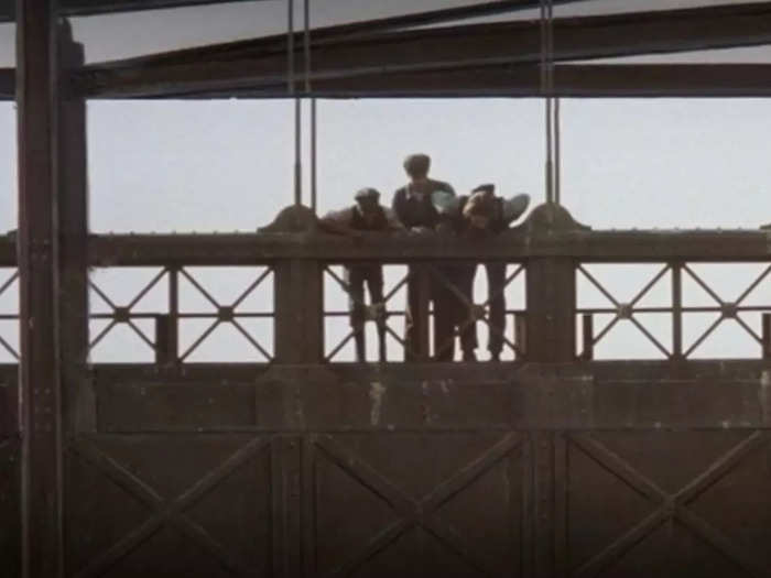 The Brooklyn Bridge scene was filmed in a studio in California.