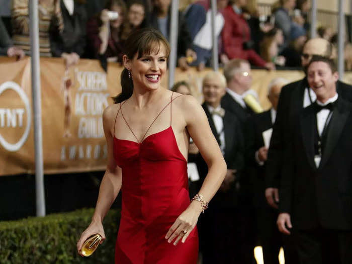 Garner wore this red backless gown with delicate spaghetti straps at the 2004 SAG Awards.