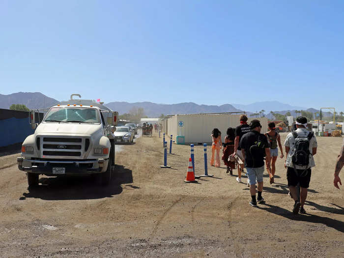 The walk from the parking lot is long, tedious, and extremely dusty.