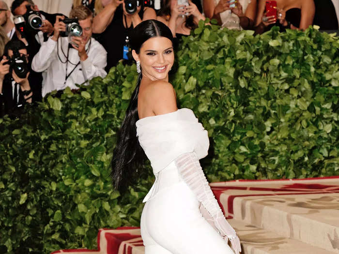 Kendall looked chic in all white at the 2018 Met Gala.