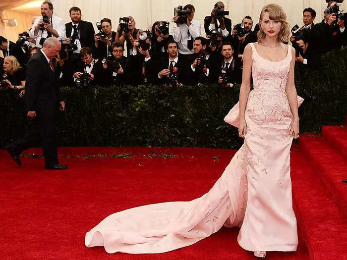 Swift stunned in an Old Hollywood-inspired look at the 2014 Met Gala.