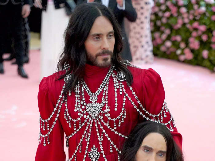 Jared Leto brought a true-to-size replica of his own head to the 2019 Met Gala.