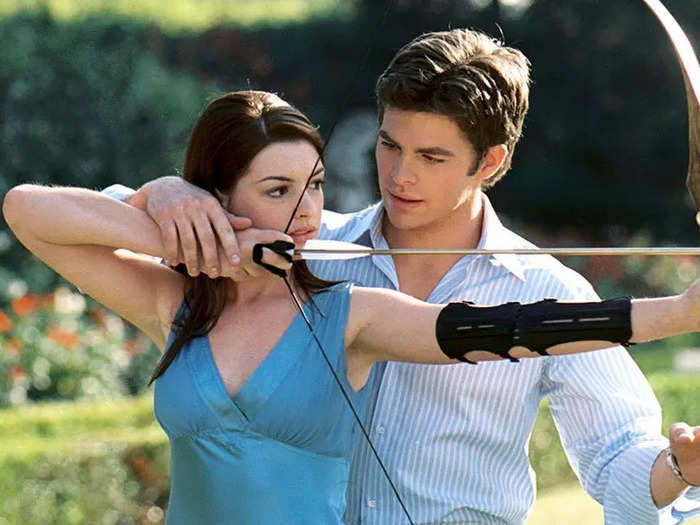 Anne Hathaway returns as Genovian royalty in "The Princess Diaries 2: Royal Engagement."