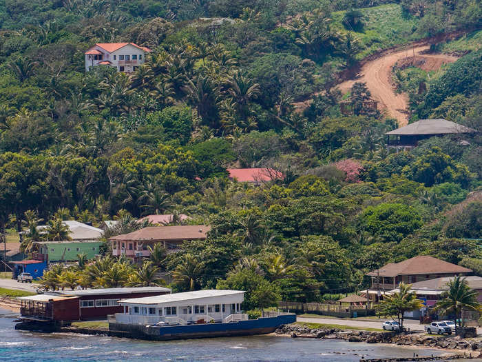 I now want to plan a trip back to Roatan on my own to see more of the island and take a longer hike.