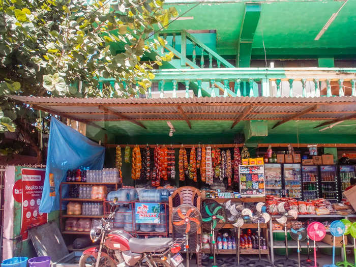 To get there, a tour bus drove us from the port through Coxen Hole, the capital city. Passing through so quickly made me wish I could explore the streets on foot.