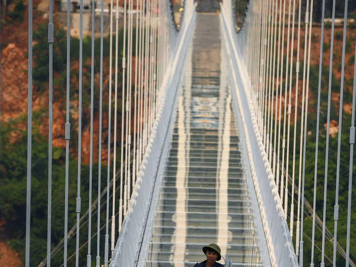 As an additional safety measure, traffic on the bridge will only flow in one direction.