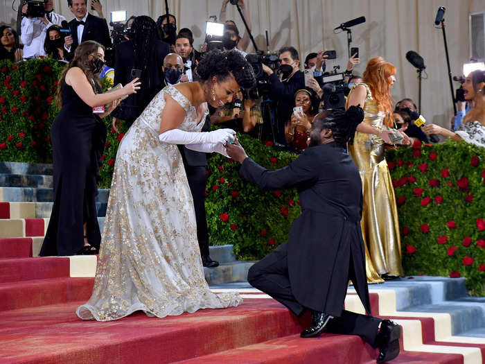 A couple got engaged on the Met Gala steps.