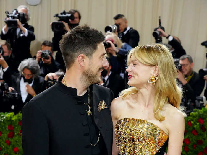 Carey Mulligan and Marcus Mumford giggled at each other as they walked the red carpet.