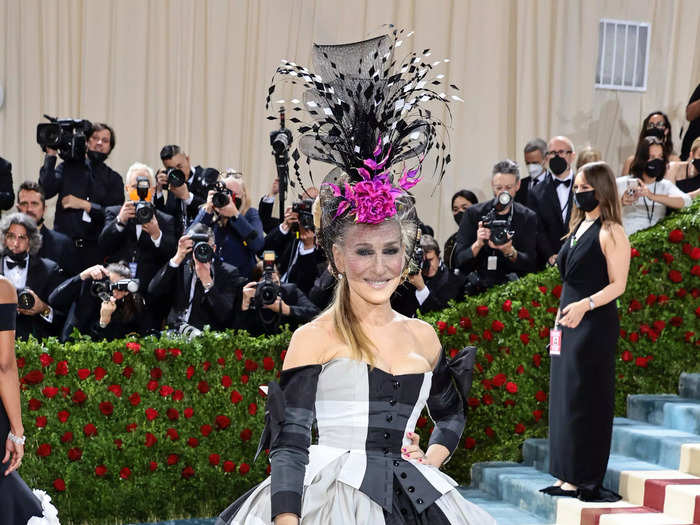 Sarah Jessica Parker wore a corset as part of her checkered ensemble that paid homage to the first Black female fashion designer in the White House.