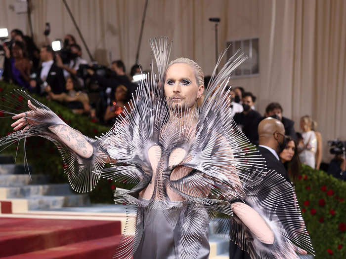 No, this is not Jared Leto. Fashionista Fredrik Robertsson stunned and confused in this 3D Iris van Herpen look.