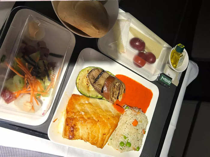 The flight had a selection of options for dinner and you ordered breakfast when you first got onto the flight.