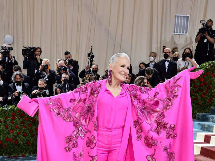 Glenn Close also opted for a Valentino number in bright pink to the Met Gala.