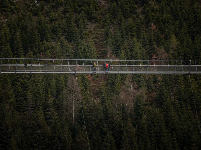 This makes it the longest pedestrian suspension bridge in the world.