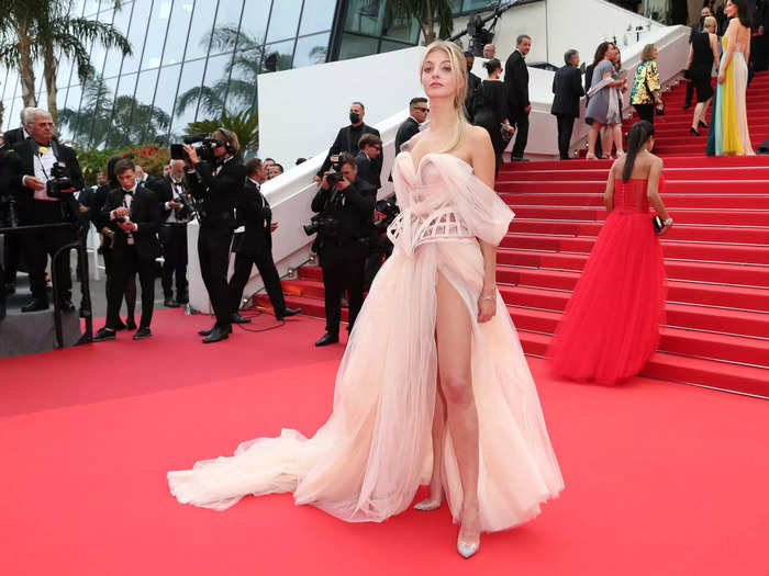 Ann Sophie Thieme looked pretty in pink on the red carpet.