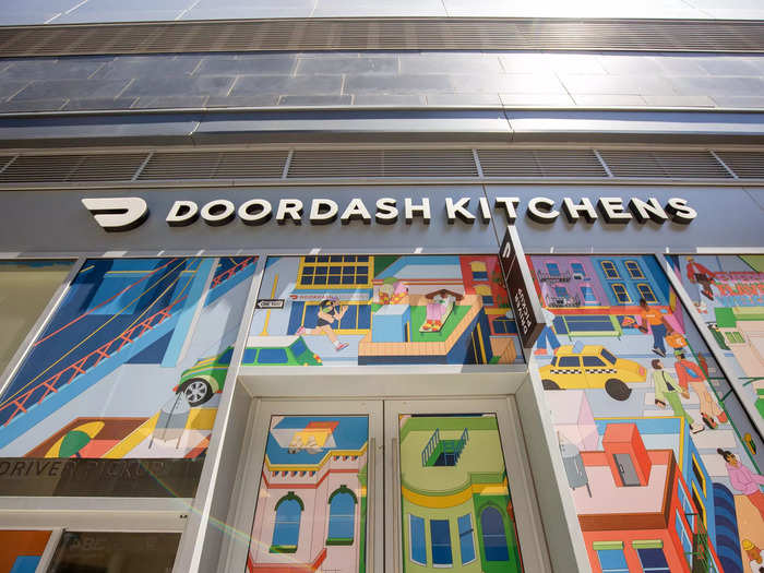 To create this flexible space, Doordash partnered with New York-based commercial-kitchen company Nimbus, which leased the 9,500-square-foot Downtown Brooklyn space in May 2021.