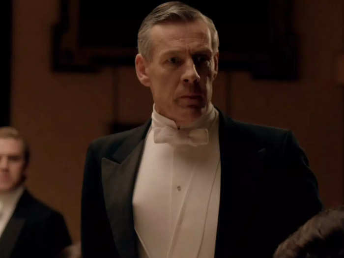 Douglas Reithbegan playing Lord Merton, aka Dickie, in season three.