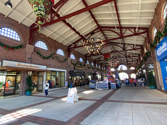 From there, you can enter a shaded shopping center called the Market Building.