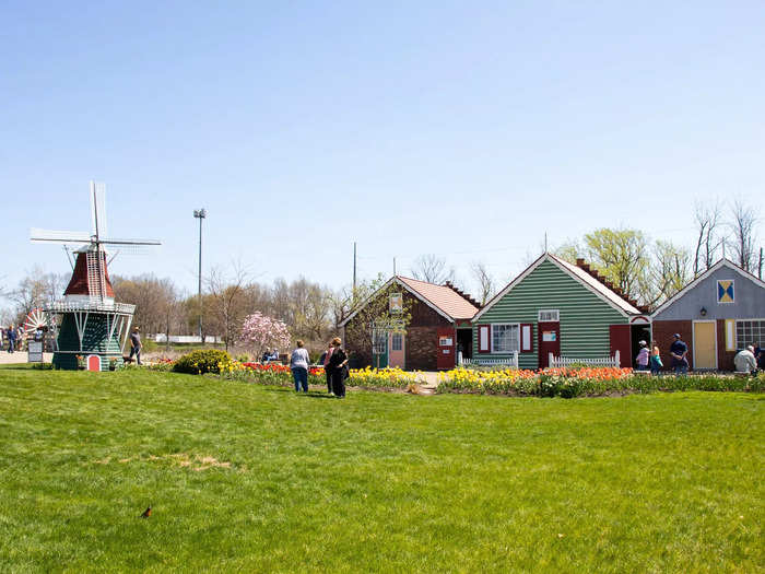 After walking past the windmill, I stopped over at the small row of gift shops, which are open from mid-April to mid-October. There was also a smaller windmill and an antique Dutch carousel nearby.