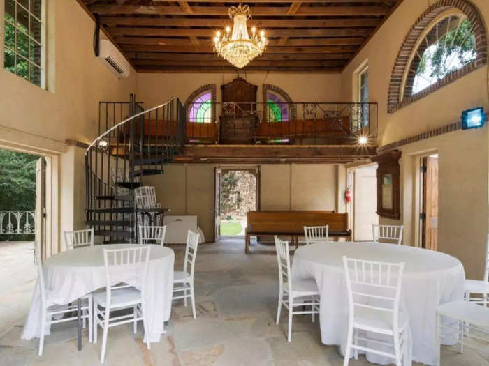 A spiral staircase in the chapel leads up to the mezzanine floor.