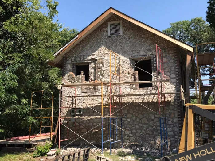 In addition to the castle, Shelton also bought the neighboring lot and turned it into a chapel where people could hold their weddings.