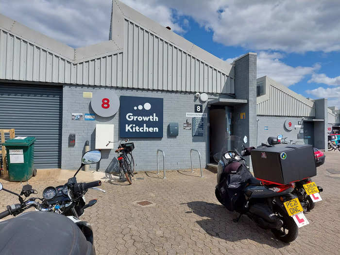 The exterior of the building is largely nondescript. I arrived at 2:30 p.m., just after the lunch rush, though there were a few bikes parked outside.