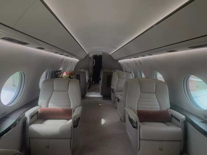 The cabin space is longer than the other Gulfstream jets, with an extra ten feet and one inch of living space. The plane has four living spaces, which can hold up to 19 people and sleep 13.