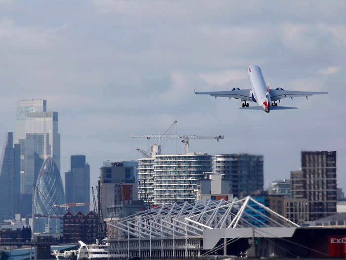 That means the aircraft can take off from airports like London City Airport, which is surrounded by buildings, and quickly climb to its cruising altitude of 41,000 feet.