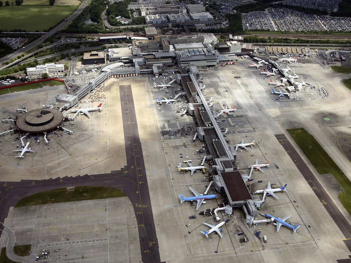 10. London Gatwick Airport (London, United Kingdom)