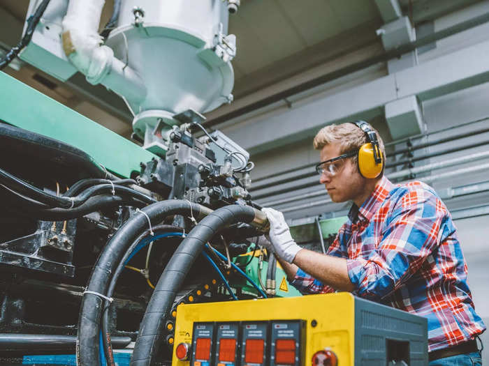 INDIANA: Engine and other machine assemblers