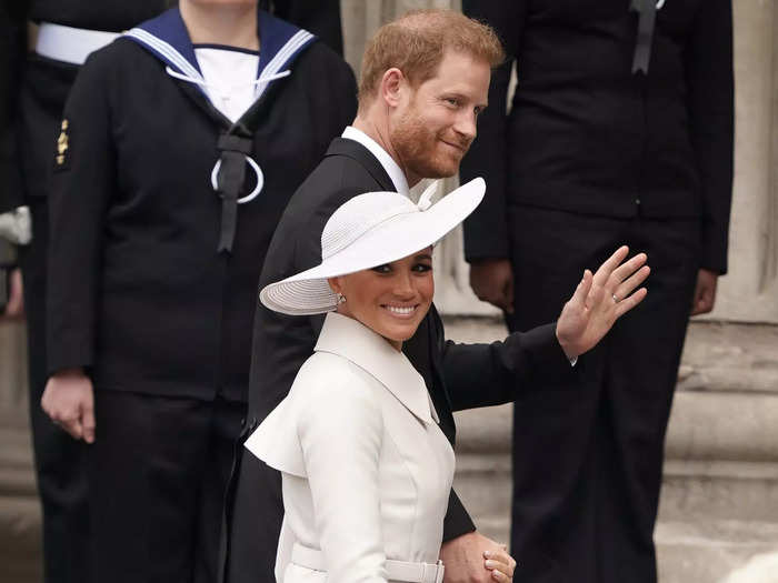 The Duke and Duchess of Sussex waved to crowds as they arrived at St Paul