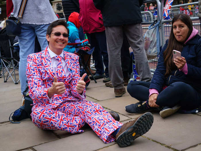 This spectator at the Platinum Jubilee Pageant went all out with a head-to-toe flag outfit.