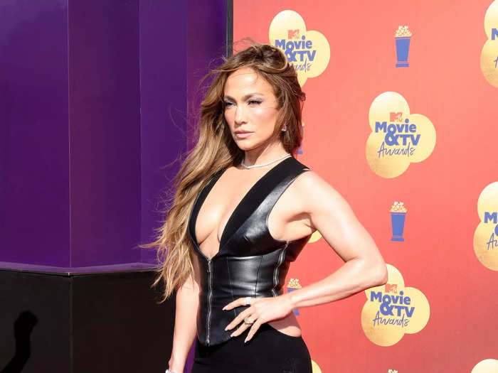 Jennifer Lopez accepted the Generation Award in a Mônot look.