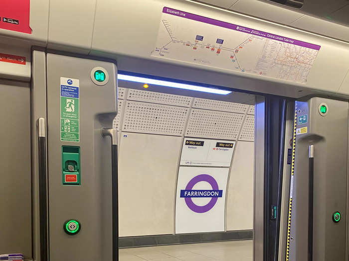 My normal commute involves riding on three tube lines, including the Bakerloo, Hammersmith and City, and Northern lines to reach Old Street station. This can take me around 45 to 50 minutes, and costs me £2.60 ($3.26).