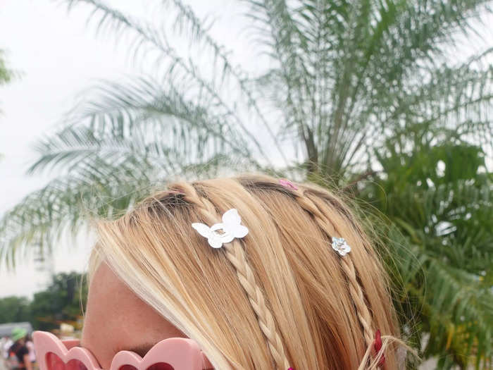 Butterfly clips made this pink look pop.