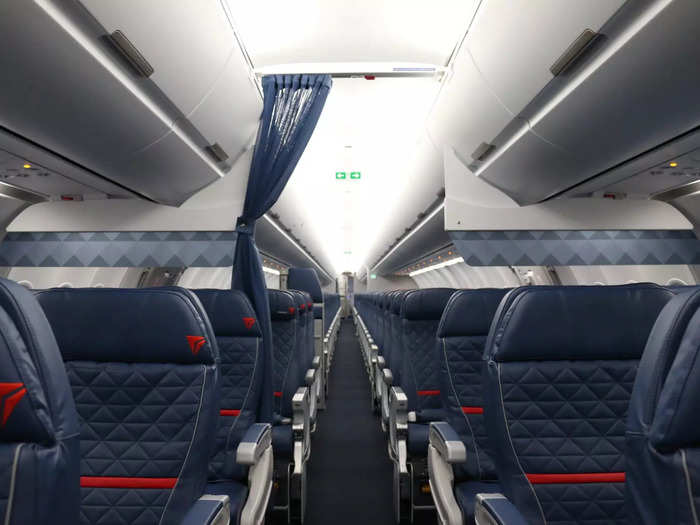 One of the notable differences between the two aircrafts in any cabin is that the A321ceo doesn