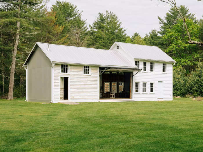 The barn, which dates back to the 1800s, was refurbished with aluminum panels similar to the ones used for MacBooks, thus earning it the nickname "MacBarn," per the listing.