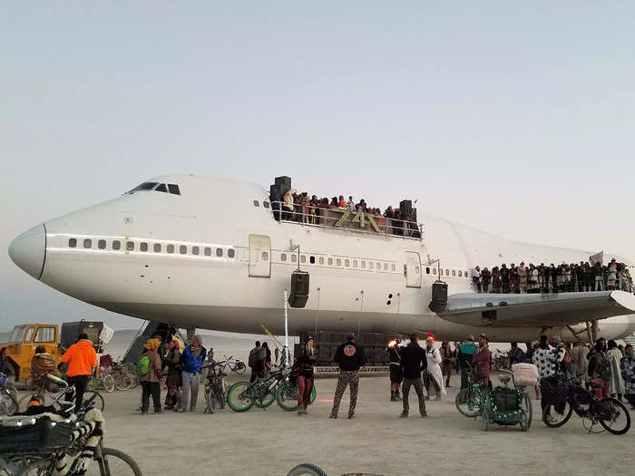 After retirement, the "art car" was owned by the non-profit organization Big Imagination Foundation and fitted with 150,000 LED lights that synced to music. Festival-goers, known as "Burners," could walk on the wing, dance, and check their "emotional baggage."