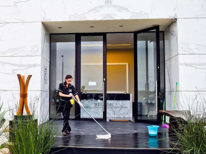 26. Janitors and cleaners (except maids and housekeeping cleaners) earn a median of $29,440 a year, and 34,520 are employed in the hotel industry.