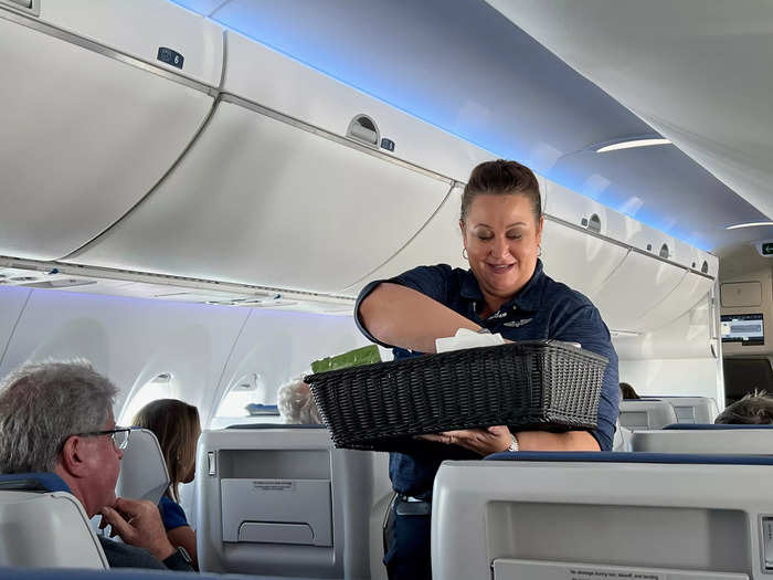 Shortly after takeoff, the flight attendants started the inflight service.