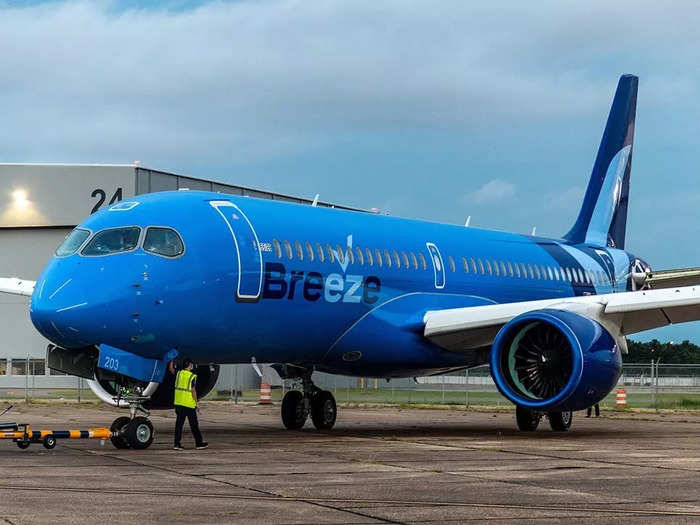 Breeze has officially debuted its brand new aircraft, the Airbus A220.