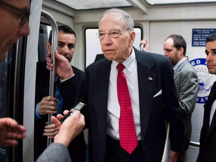 GOP Sen. Chuck Grassley, prolific runner and tweeter, wins his primary