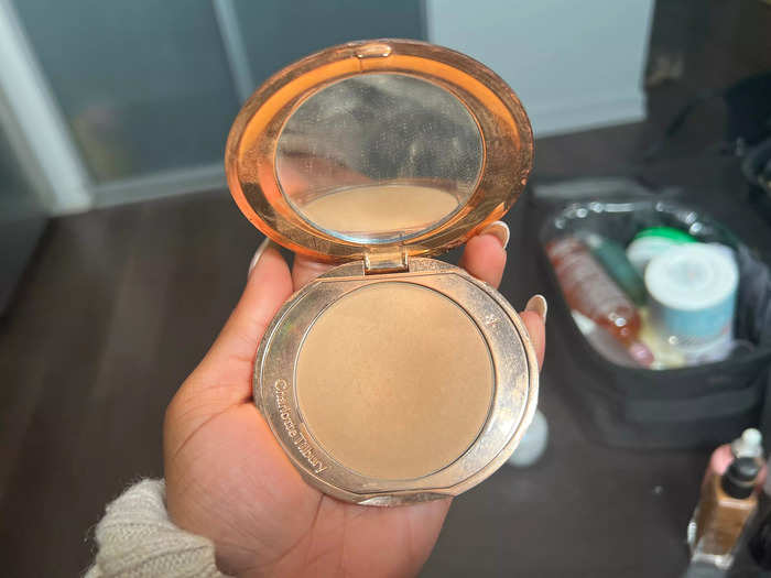 Charlotte Tilbury Flawless Finish makes the under-eyes look airbrushed.