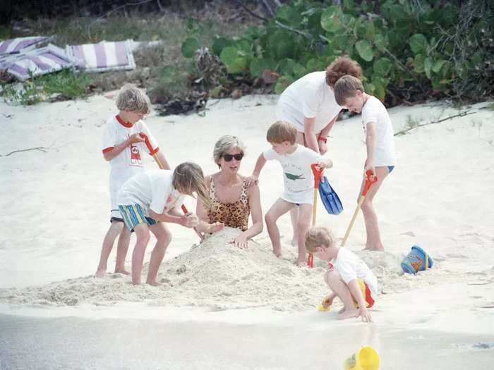 1990: Prince William, top right, helped family friends bury Diana