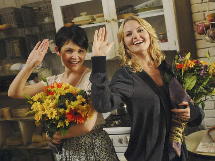 TV mother and daughter Ginnifer Goodwin and Jennifer Morrison are only one year apart.