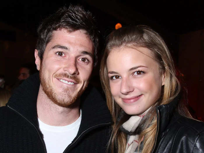 Emily VanCamp dated another one of her on-screen brothers, Dave Annable, who played her brother in "Brothers and Sisters."