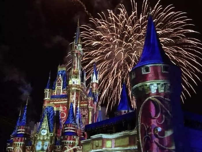 Nobody does a fireworks show like Disney World.