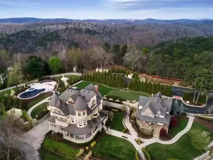 Arkansas: 115 West Van Buren, Eureka Springs - $7 million