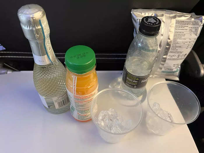 While the flight itself was smooth, I did have to wait a while for a drink after ordering. I was eventually given a bottle of Prosecco and orange juice to make mimosas after I reminded the staff that I was waiting.