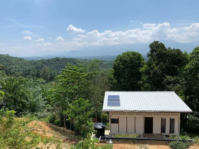 Atiqah equipped the house with an off-grid rainwater catchment system.